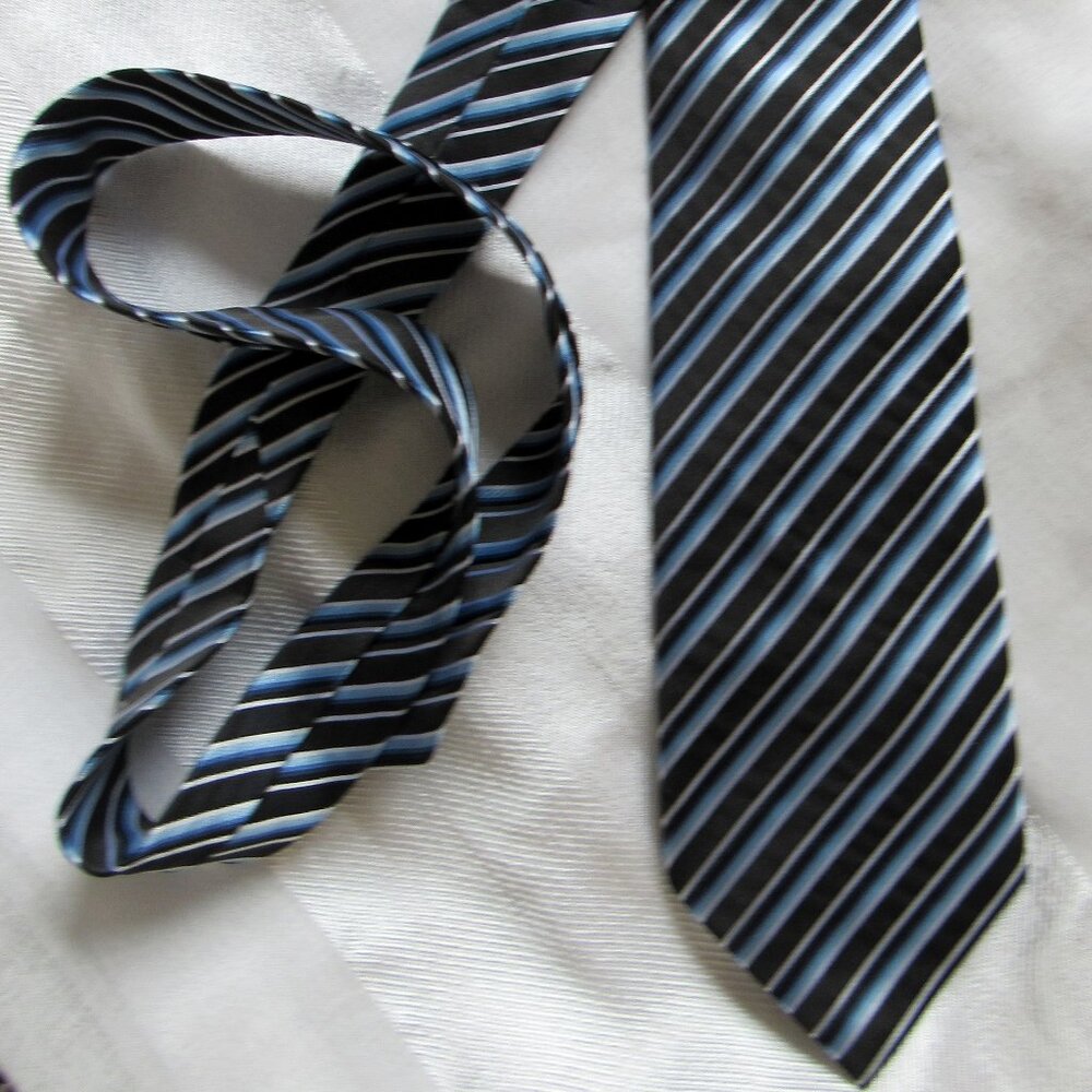 Paul Smith Striped 100%Silk Tie , Handmade,Blue/Black, width 4 in;